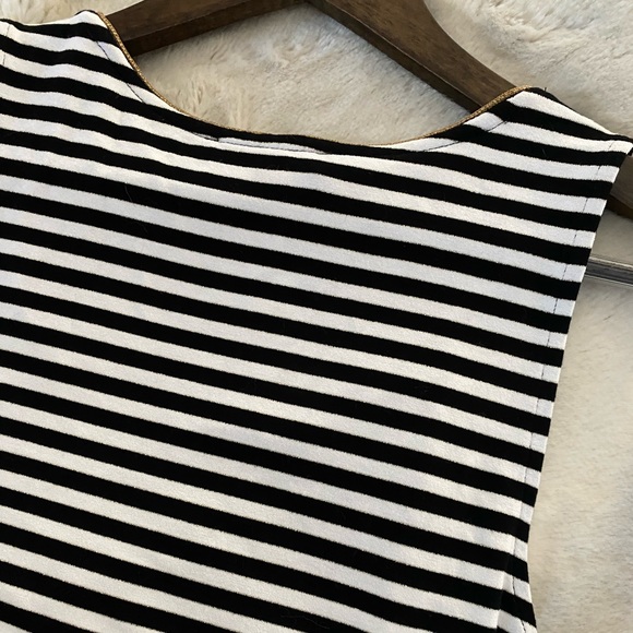 NWT White House Black Market Sleeveless Top - Picture 6 of 7